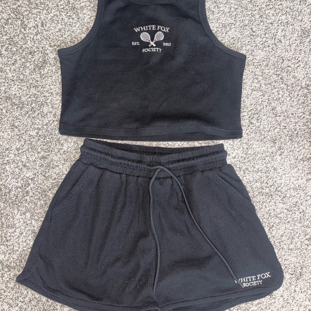 White fox Black Women's Set